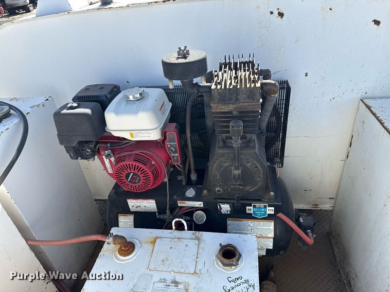 image for item DM5639 2003 Freightliner Business Class M2 fuel / lube truck