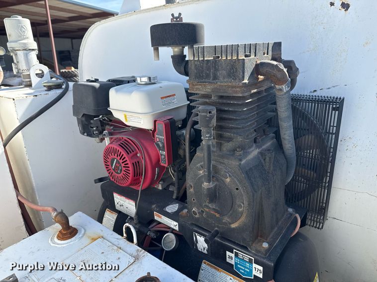 image for item DM5639 2003 Freightliner Business Class M2 fuel / lube truck