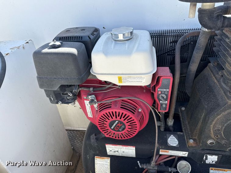 image for item DM5639 2003 Freightliner Business Class M2 fuel / lube truck