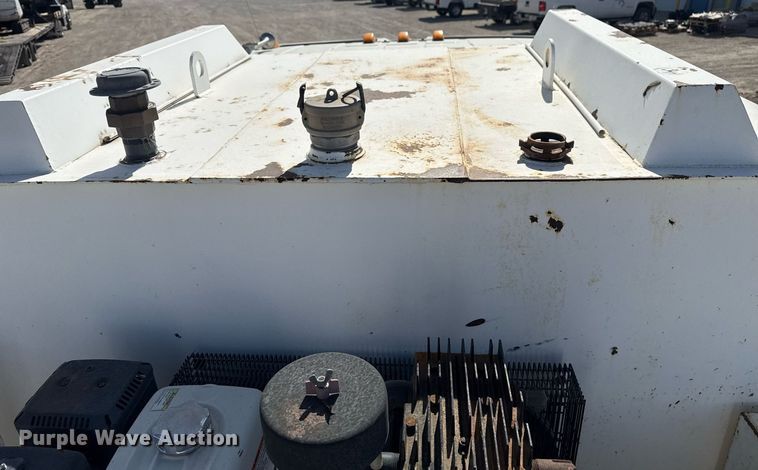 image for item DM5639 2003 Freightliner Business Class M2 fuel / lube truck