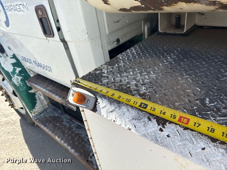 image for item DM5639 2003 Freightliner Business Class M2 fuel / lube truck