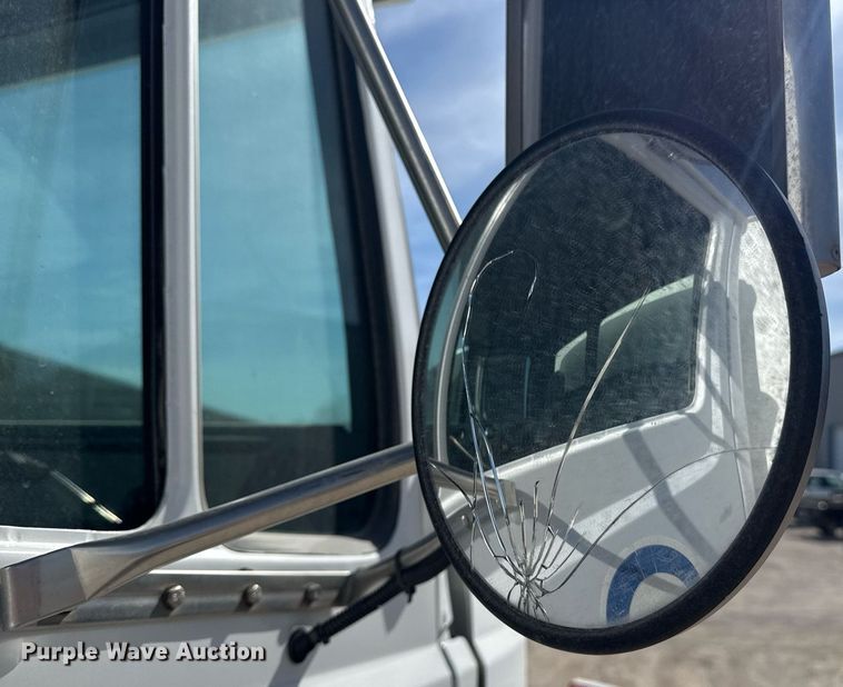 image for item DM5639 2003 Freightliner Business Class M2 fuel / lube truck