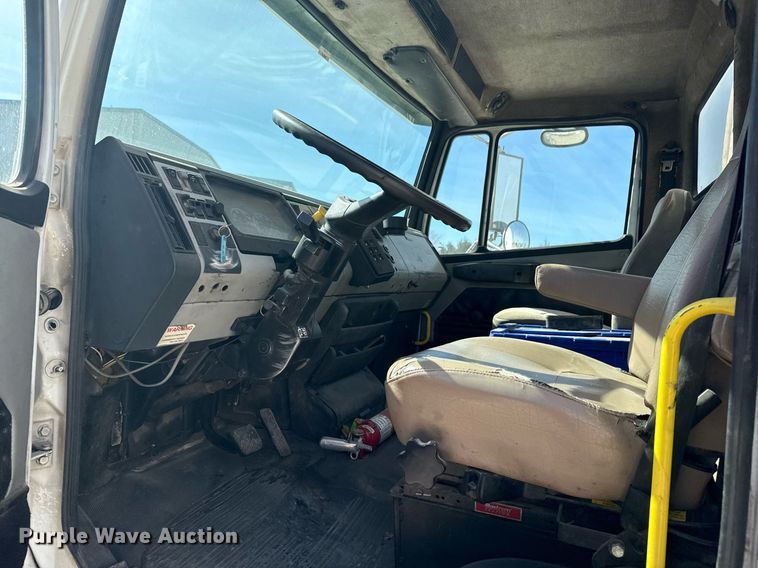 image for item DM5639 2003 Freightliner Business Class M2 fuel / lube truck