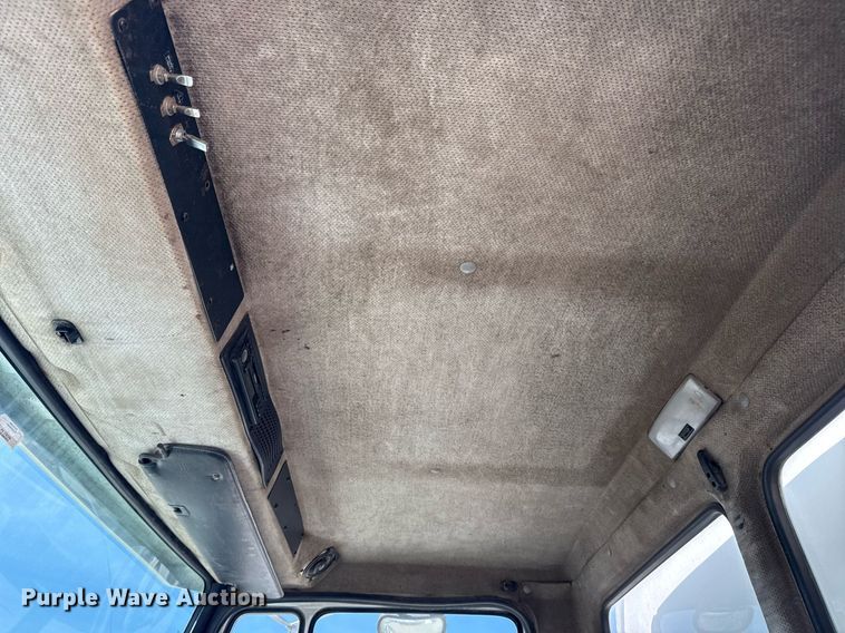 image for item DM5639 2003 Freightliner Business Class M2 fuel / lube truck