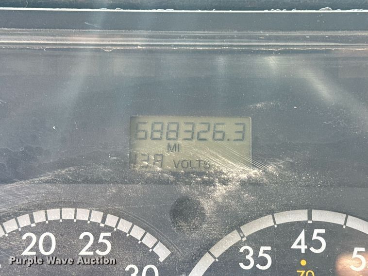 image for item DM5639 2003 Freightliner Business Class M2 fuel / lube truck