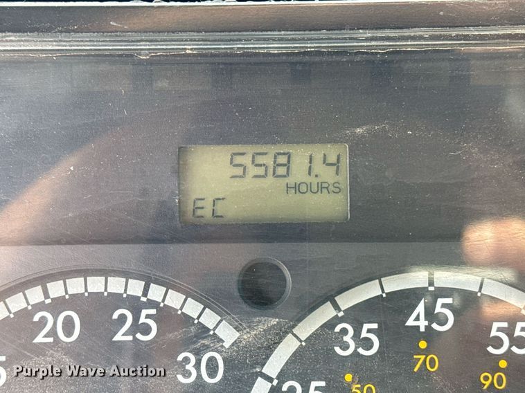 image for item DM5639 2003 Freightliner Business Class M2 fuel / lube truck