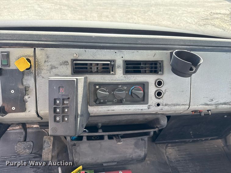 image for item DM5639 2003 Freightliner Business Class M2 fuel / lube truck