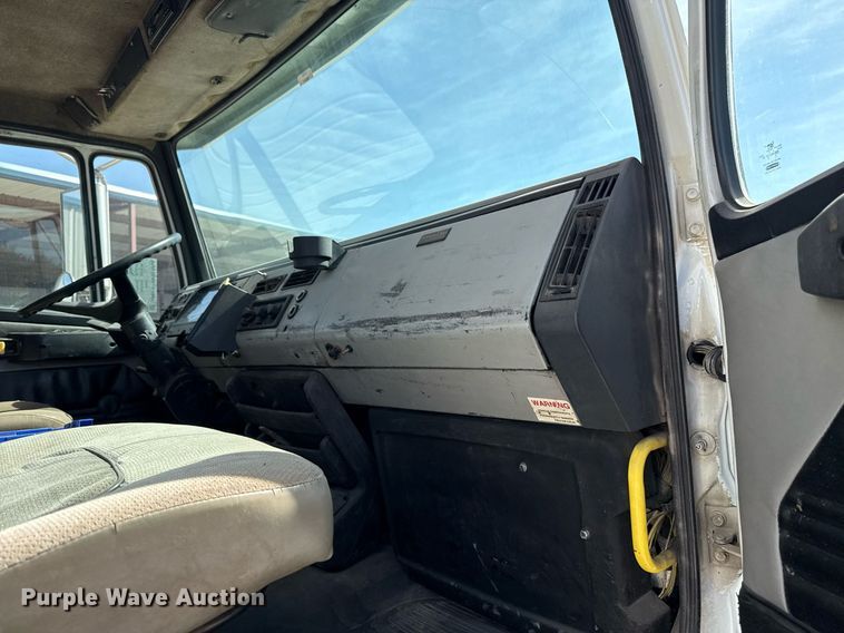 image for item DM5639 2003 Freightliner Business Class M2 fuel / lube truck