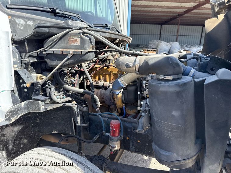 image for item DM5639 2003 Freightliner Business Class M2 fuel / lube truck