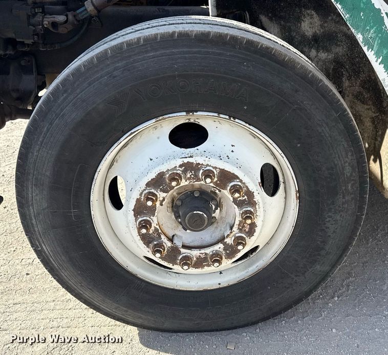 image for item DM5639 2003 Freightliner Business Class M2 fuel / lube truck