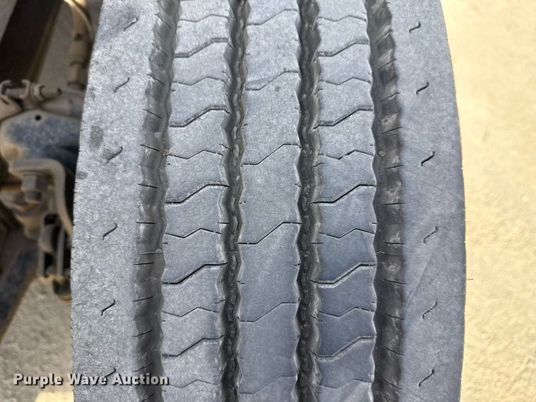 image for item DM5639 2003 Freightliner Business Class M2 fuel / lube truck