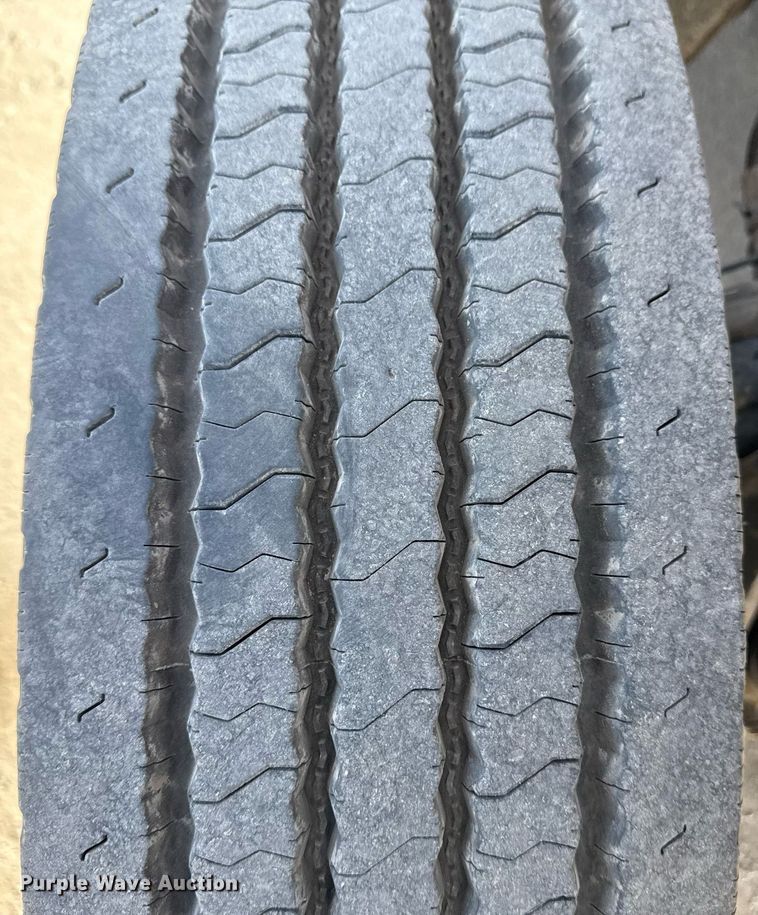 image for item DM5639 2003 Freightliner Business Class M2 fuel / lube truck