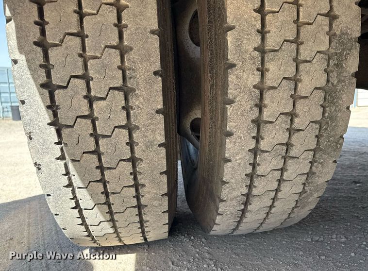 image for item DM5639 2003 Freightliner Business Class M2 fuel / lube truck