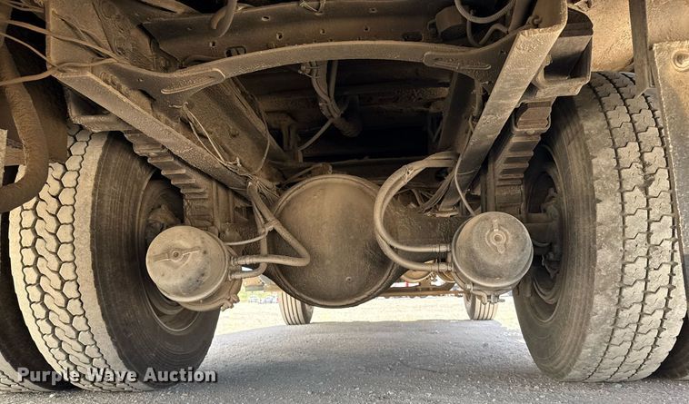 image for item DM5639 2003 Freightliner Business Class M2 fuel / lube truck