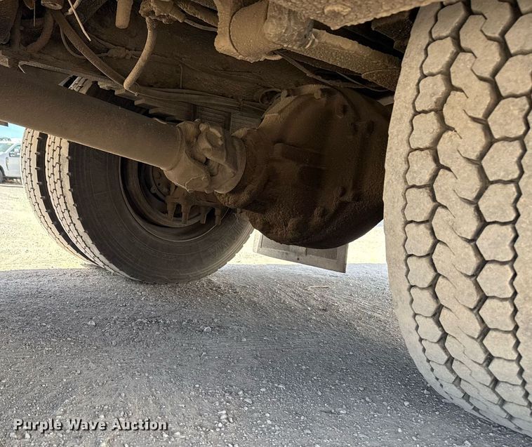 image for item DM5639 2003 Freightliner Business Class M2 fuel / lube truck