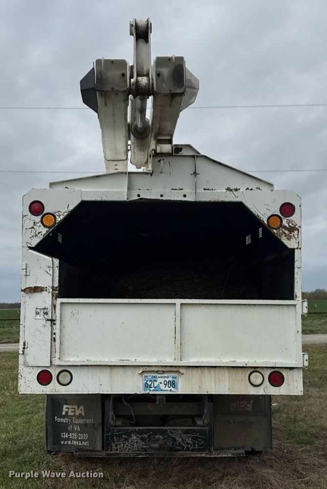 image for item DM5674 2009 International 4300 bucket truck