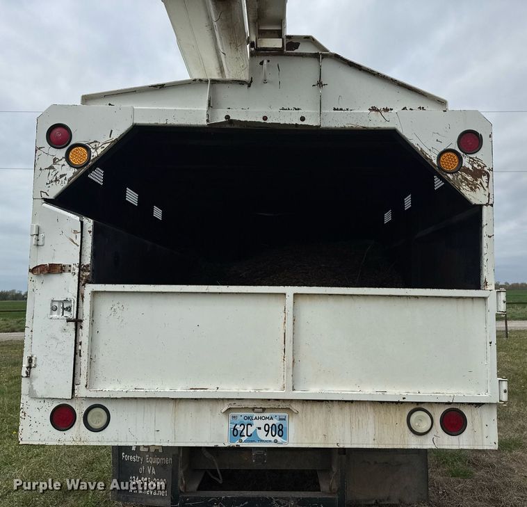 image for item DM5674 2009 International 4300 bucket truck