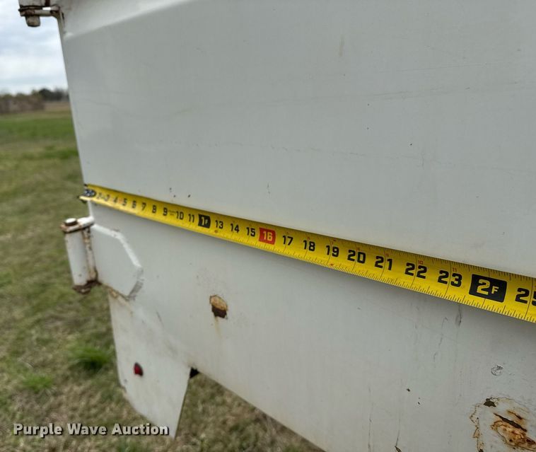 image for item DM5674 2009 International 4300 bucket truck