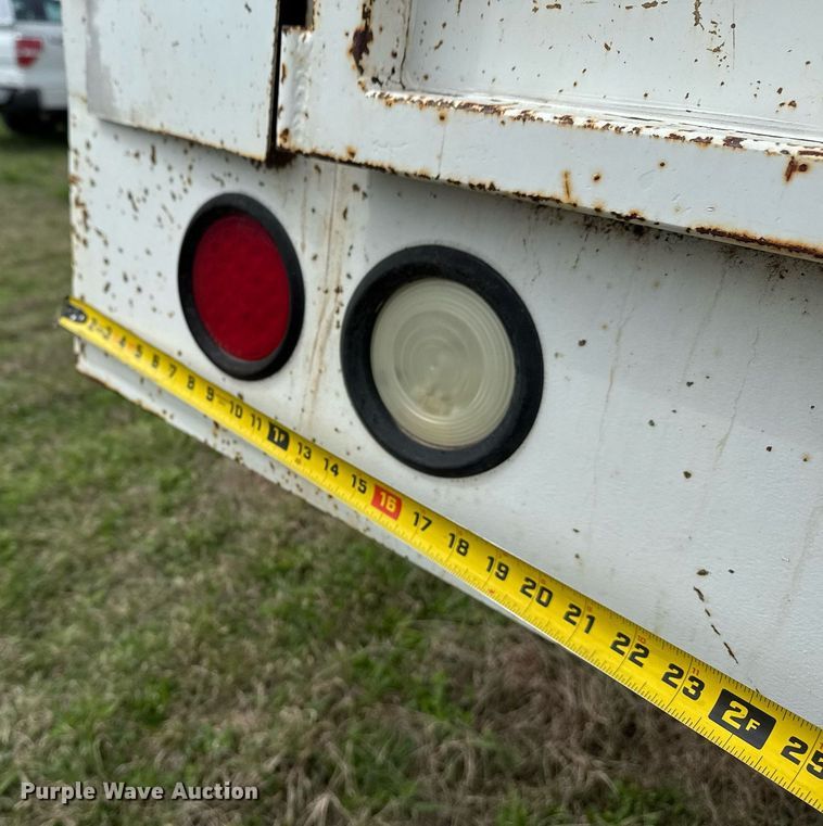 image for item DM5674 2009 International 4300 bucket truck