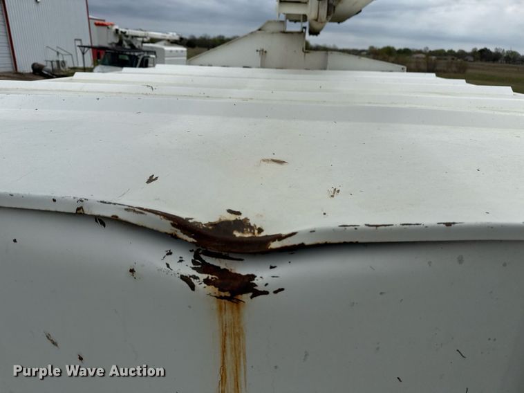 image for item DM5674 2009 International 4300 bucket truck