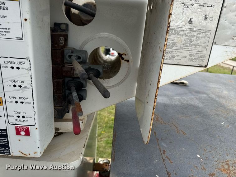 image for item DM5674 2009 International 4300 bucket truck