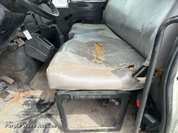 image for item DM5674 2009 International 4300 bucket truck