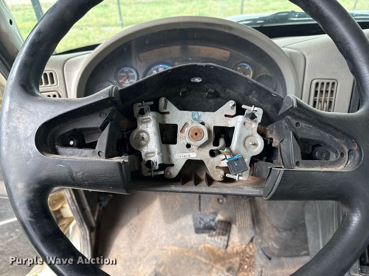 image for item DM5674 2009 International 4300 bucket truck