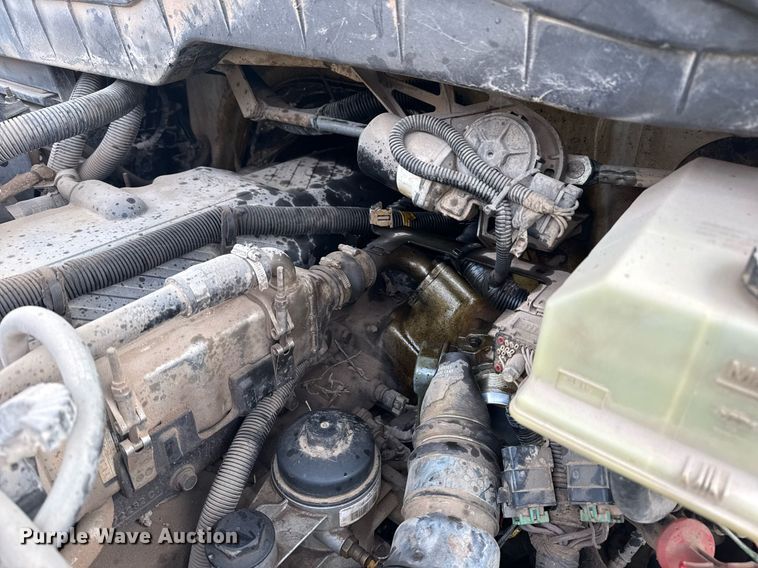 image for item DM5674 2009 International 4300 bucket truck