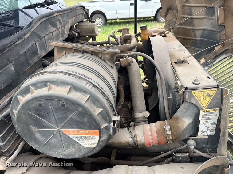 image for item DM5674 2009 International 4300 bucket truck