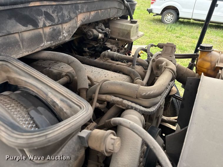 image for item DM5674 2009 International 4300 bucket truck