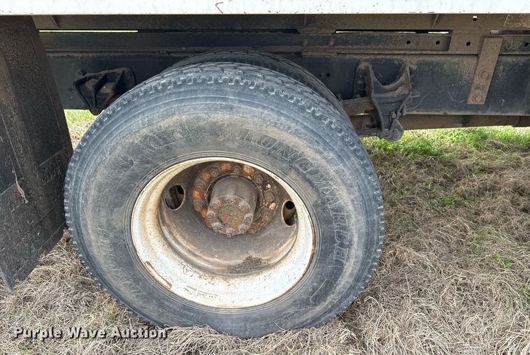 image for item DM5674 2009 International 4300 bucket truck