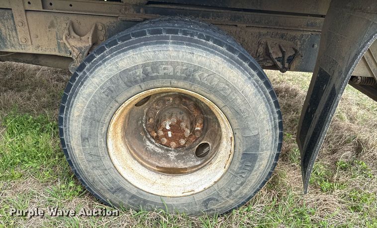 image for item DM5674 2009 International 4300 bucket truck