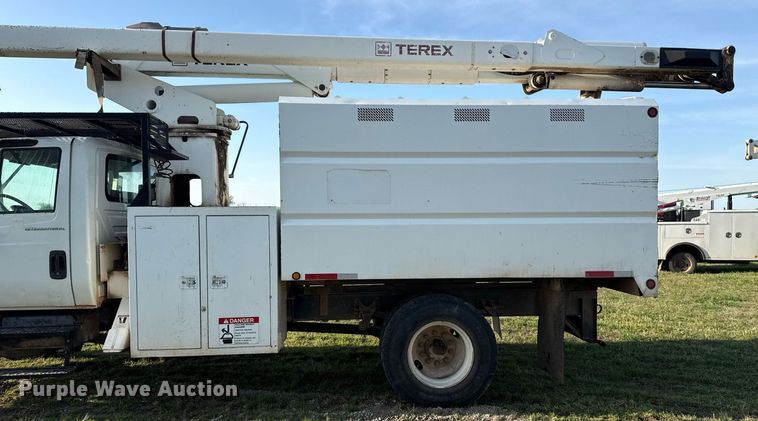 image for item DM5678 2008 International 4300 forestry bucket truck