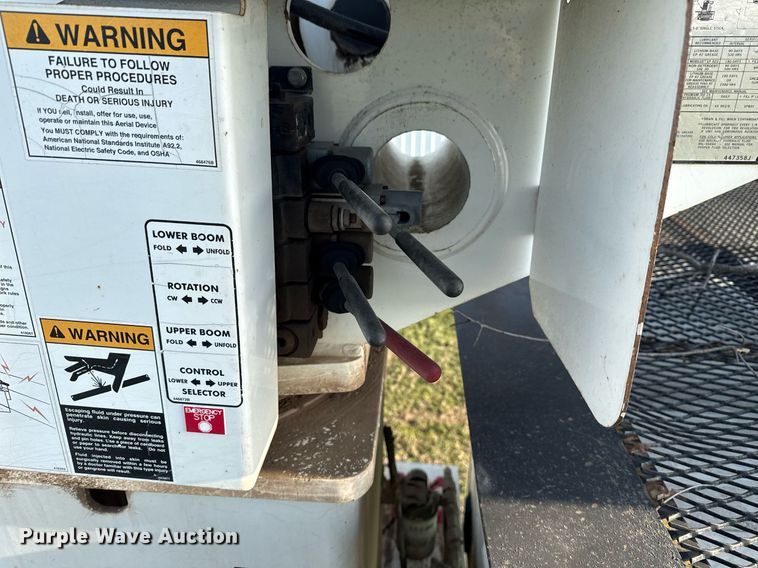 image for item DM5678 2008 International 4300 forestry bucket truck