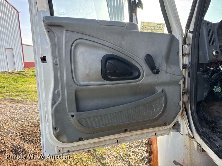 image for item DM5678 2008 International 4300 forestry bucket truck