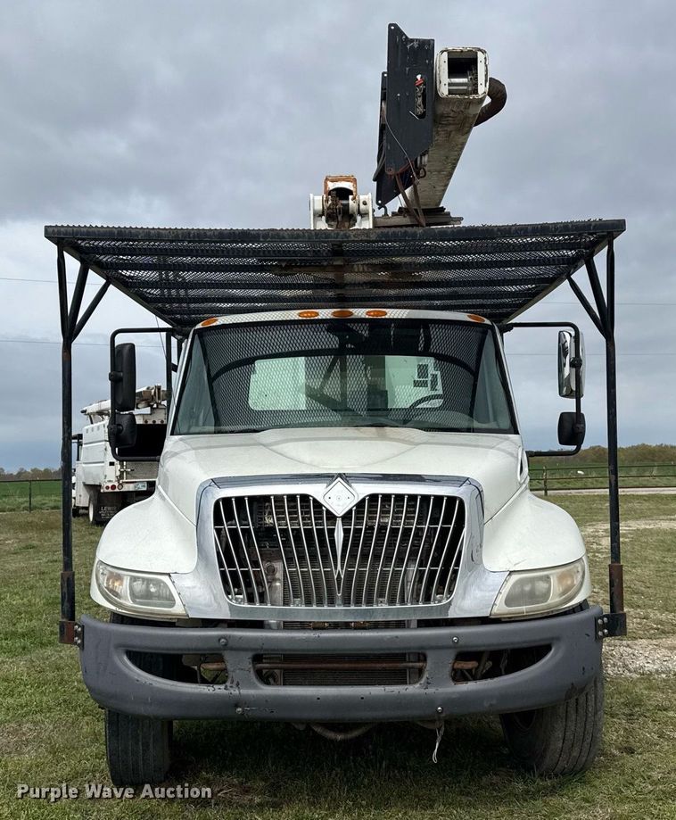 image for item DM5680 2008 International 4300 forestry bucket truck