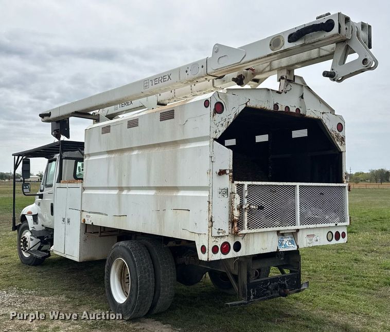 image for item DM5680 2008 International 4300 forestry bucket truck