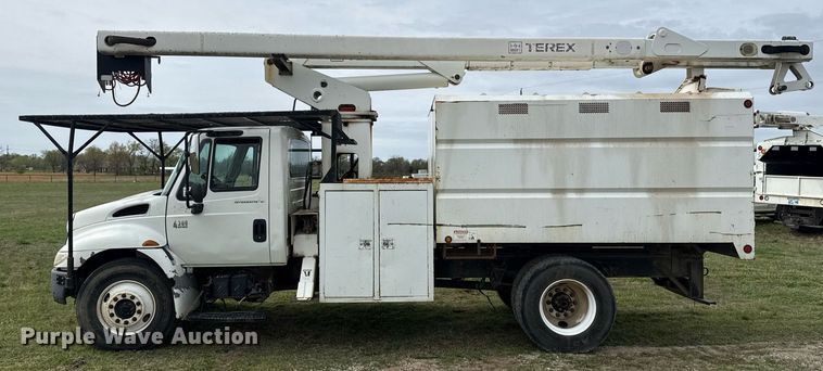 image for item DM5680 2008 International 4300 forestry bucket truck