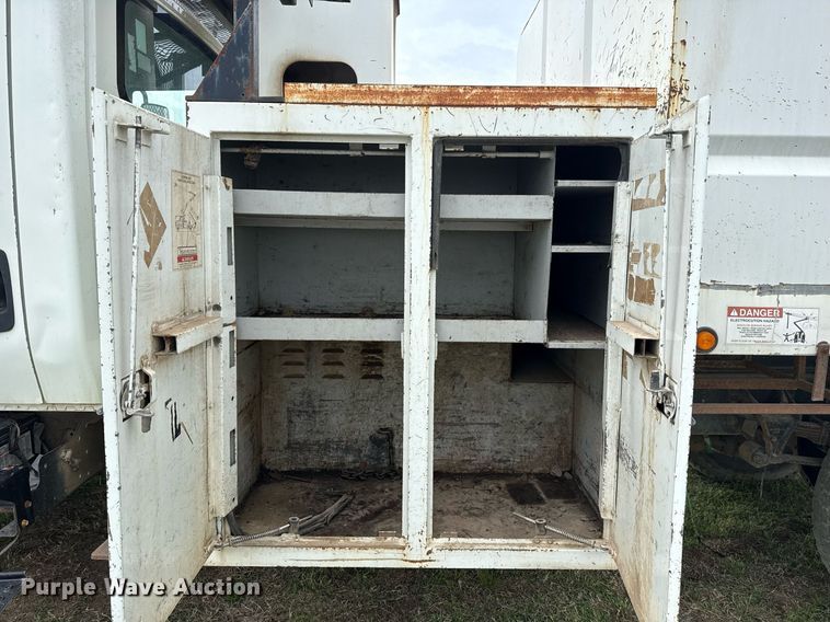 image for item DM5680 2008 International 4300 forestry bucket truck