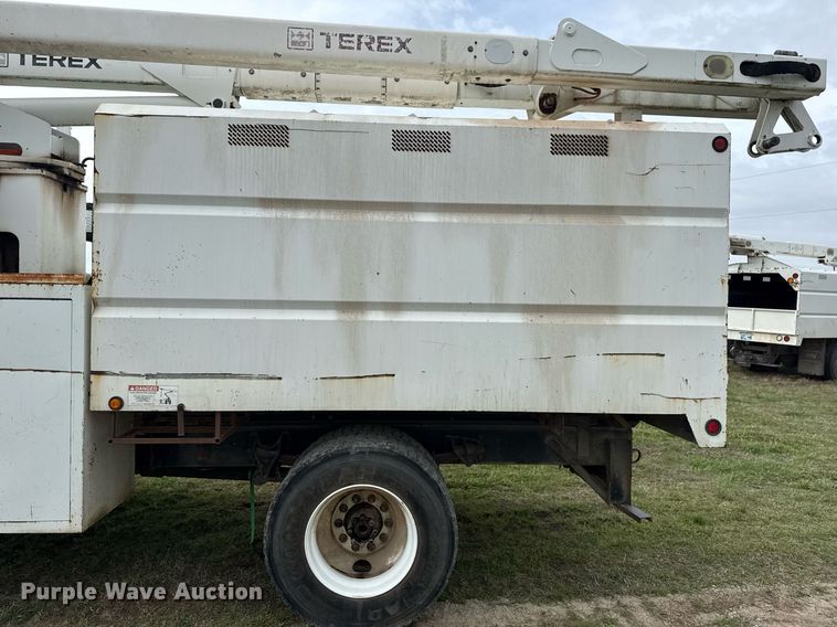 image for item DM5680 2008 International 4300 forestry bucket truck