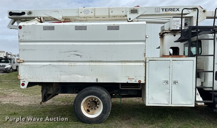 image for item DM5680 2008 International 4300 forestry bucket truck