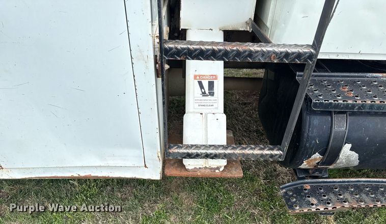 image for item DM5680 2008 International 4300 forestry bucket truck