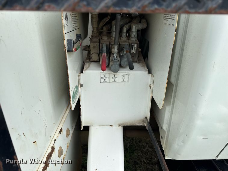 image for item DM5680 2008 International 4300 forestry bucket truck