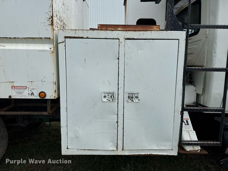 image for item DM5680 2008 International 4300 forestry bucket truck