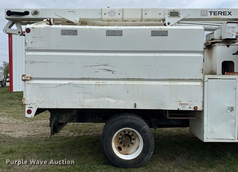 image for item DM5680 2008 International 4300 forestry bucket truck