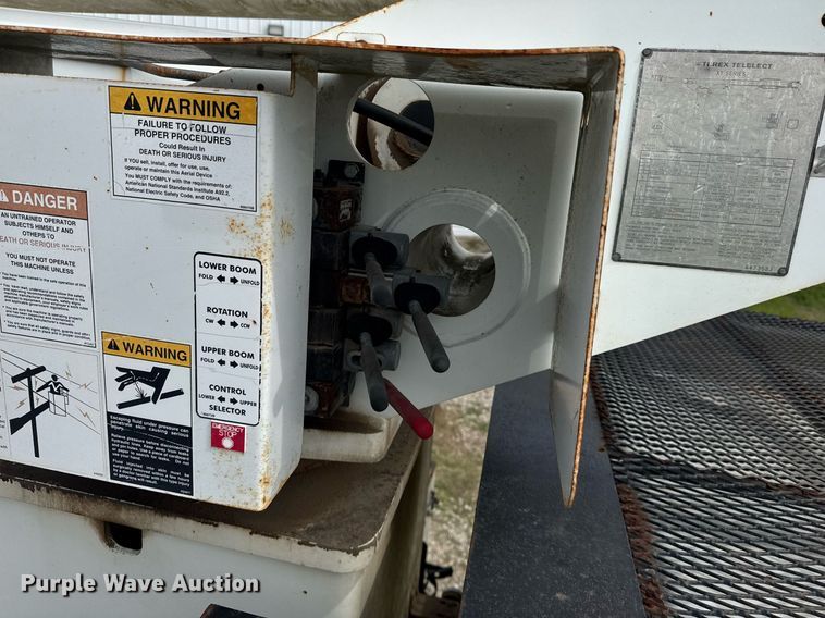 image for item DM5680 2008 International 4300 forestry bucket truck