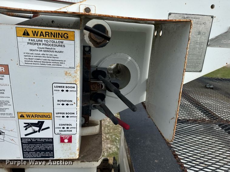 image for item DM5680 2008 International 4300 forestry bucket truck