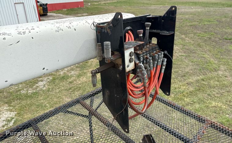 image for item DM5680 2008 International 4300 forestry bucket truck