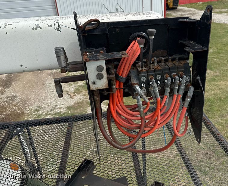 image for item DM5680 2008 International 4300 forestry bucket truck