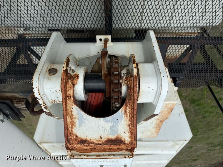 image for item DM5680 2008 International 4300 forestry bucket truck